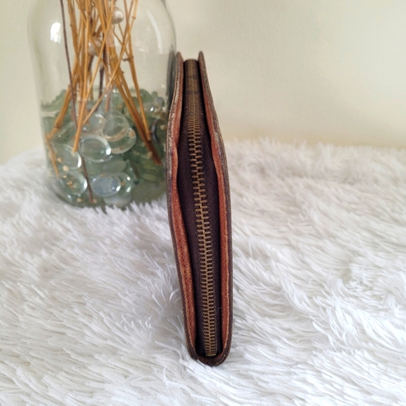 Louis Vuitton Zipper Wallet - Picture 14 of 16